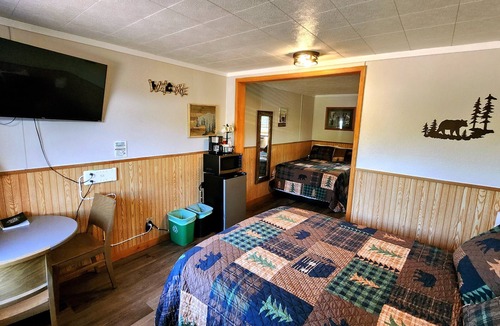 Finland Hotel | Maple Grove Lodging
