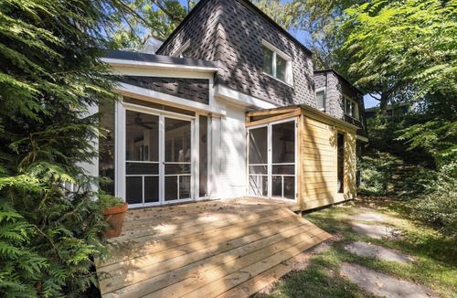 Grand Beach House | Maple Haven - A grand beach getaway