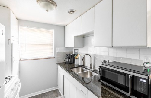 Maple Heights Apartment | Maple Heights Charm - Libby Unit 11