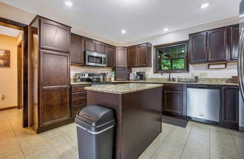 Spring Mills House | Maple Hill Lodge | Hot Tub + Views from Deck