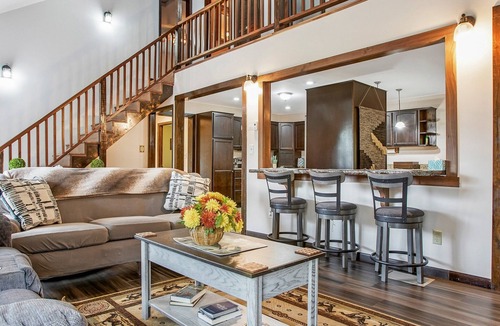 Spring Mills House | Maple Hill Lodge | Hot Tub + Views from Deck