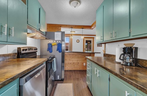 South Haven Cabin | Maple Hill Resort "Waters Edge" 1 Hour from Mpls on Clearwater and Grass Lake