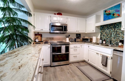Fayetteville House | Maple Hollow @ Water's Edge: Lakefront~Hot tub~Fire Pit~Kayaks~Pet Friendly