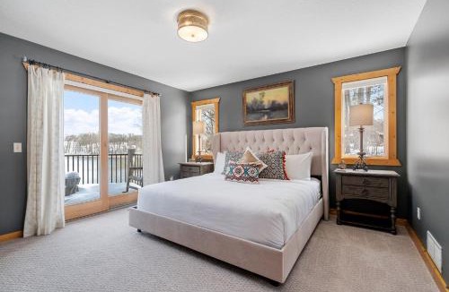 Buffalo Villa | Maple Lake Chalet