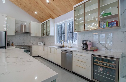 Seguin Cottage | Maple Lake House - Six Bedroom Cottage, Sleeps 16