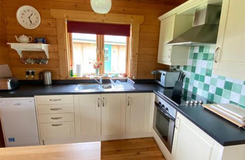 South Cerney Ski Chalet | Maple, Lake Pochard 1