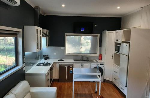 Butlers Falls House | Maple Leaf Cottage