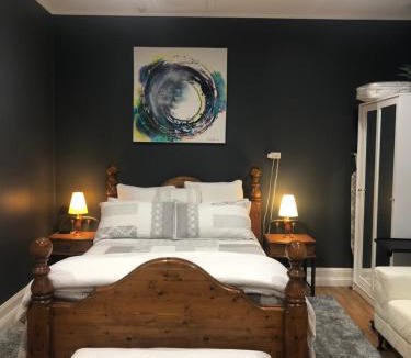 Butlers Falls House | Maple Leaf Cottage