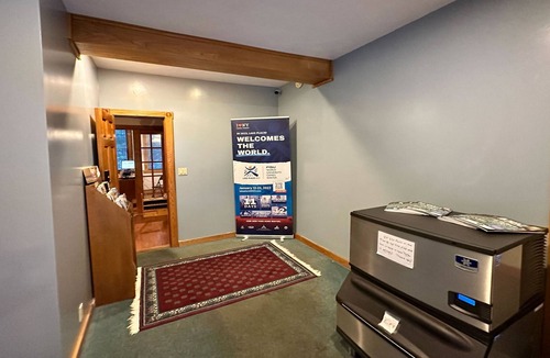 Lake Placid Hotel | Maple Leaf Inn - Lake Placid - Two Double bed with kitchenette