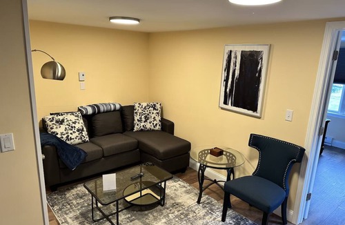 Schroon Lake Hotel | Maple Leaf Lodge- Deluxe Suite 3