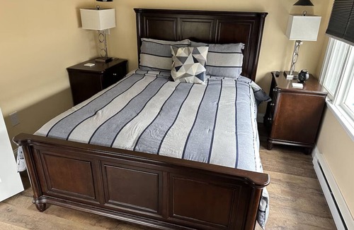 Schroon Lake Hotel | Maple Leaf Lodge- Deluxe Suite 3