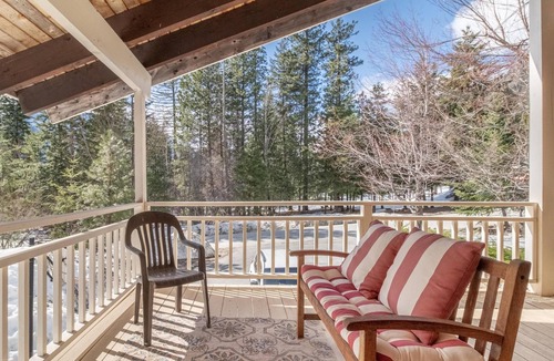 Leavenworth House | Maple Leaf Lodge