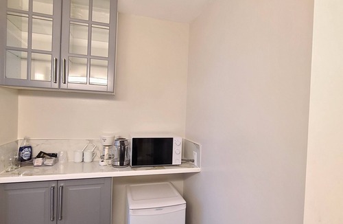 Goderich Hotel | Maple Leaf Motel