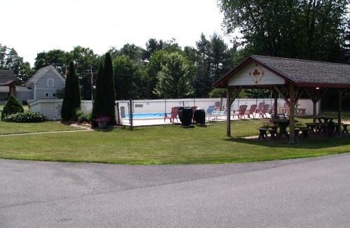 Littleton Hotel | Maple Leaf Motel