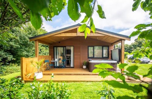 Hayle House | Maple Lodge