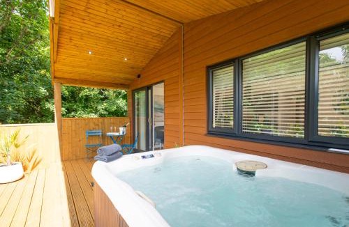 Hayle House | Maple Lodge