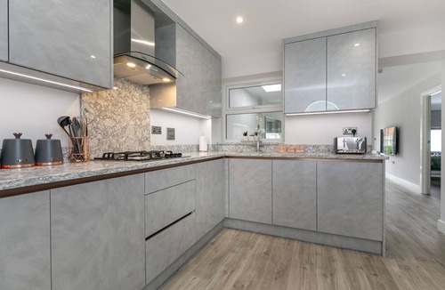 Reading Apartment | Maple Lodge