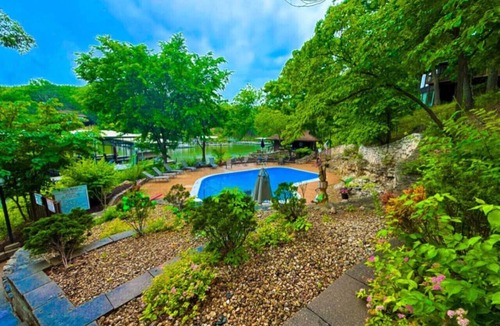Village of Four Seasons House | Maple & Mist-#55-Lakefront/3BD/3BA/Pools/Grill/Dock-6PP