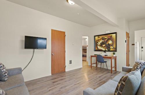 West Central Apartment | Maple Manor City Scene