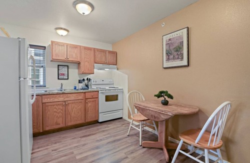 West Central Apartment | Maple Manor City Scene