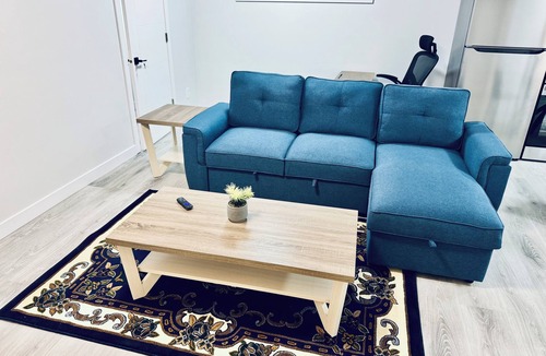 Regina House | Maple Nest @ The Greens – Cozy, Tastefully Furnished Basement Suite