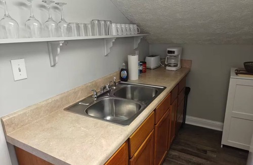 Fayetteville Apartment | Maple Place Guesthouse