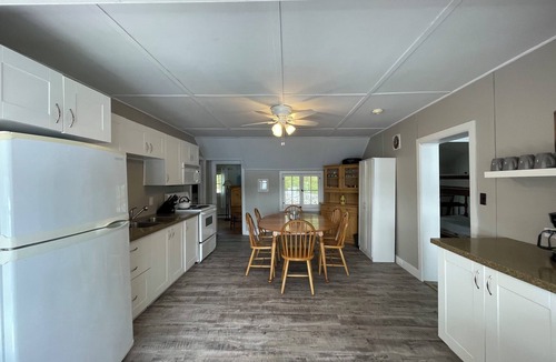 Lyndhurst Cottage | Maple Ridge - Charleston Lake Ontario