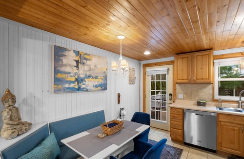 Saugatuck Villa | Maple Ridge Green Cottage HOT TUB!