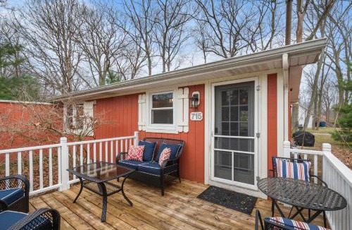 Saugatuck Villa | Maple Ridge Red Cottage HOT TUB