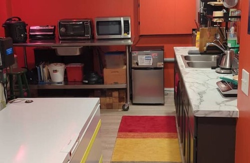 Viroqua House | Maple St. King Suite - Free Daytime EV Charging!