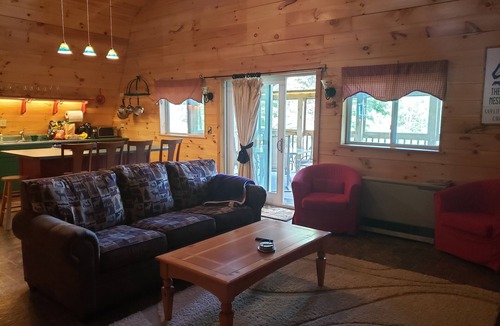 Groton House | Maple Streams - Vermont Getaway