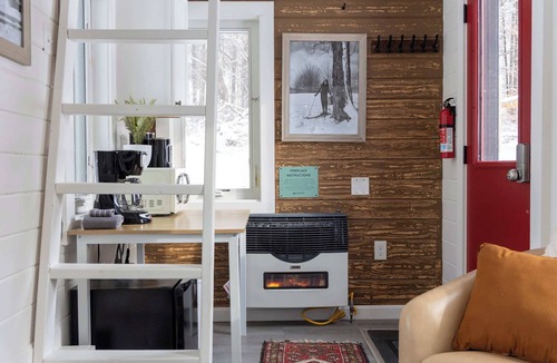 Johnson House | Maple Sugar Shack | Hot Tub, Sauna, River & Views