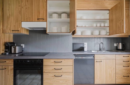 Wipkingen House | Maple Suite · Helle 2-SZ Wohnung in Wipkingen