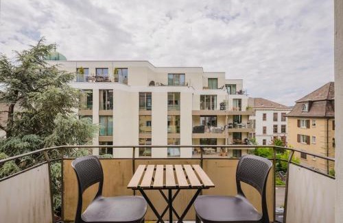 Wipkingen Apartment | Maple Suite Zürich Helle Ferienwohnung mit Balkon & 2 großen Schlafzimmern