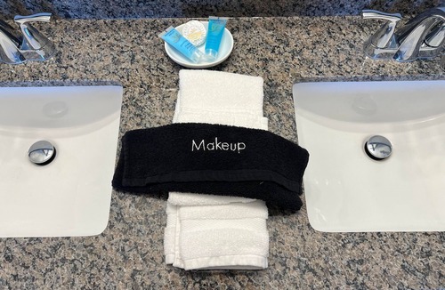 Lebanon Hotel | Maple Tree Inn