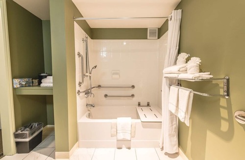 Sunnyvale Hotel | Maple Tree Inn