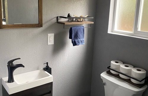 Maple Valley Cottage | Maple Valley Farm Guest Cottage