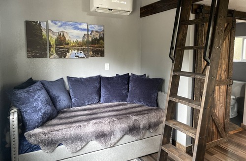 Maple Valley Cottage | Maple Valley Farm Guest Cottage