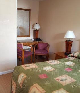 Orillia Hotel | Maples Motel