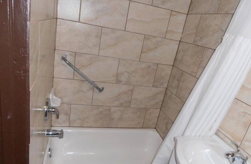 Orillia Hotel | Maples Motel