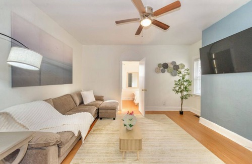 Maplewood House | Maplewood: 2BR/2BA:Near Train, Pets, Laundry, ParkIng