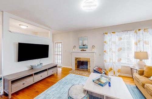 Colchester House | Maplewood Manor