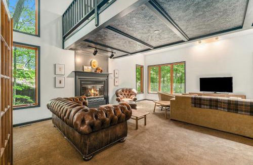Thompsonville House | Maplewood
