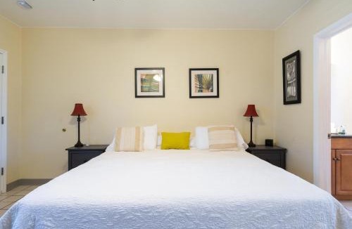 Safety Harbor Hotel | Mar Bay Exclusive Suites