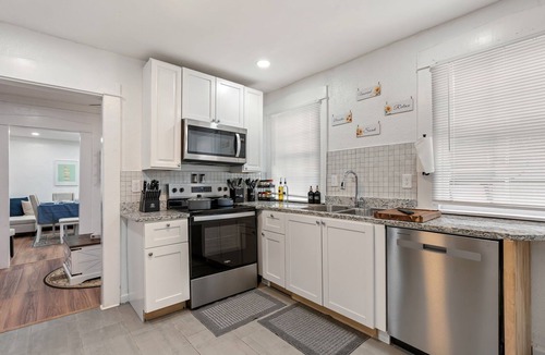 Birmingham House | Mara Retreat: Unit B: Fire Pit-Grill-Groups-Patio-Games-Ping Pong Table