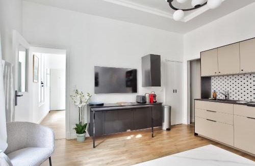Arts-et-Metiers Apartment | Marais Elegance Suite - Two bedrooms