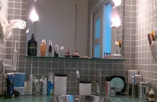 Saint-Merri House | Marais: Guestroom near Seine, between Beaubourg and Les Halles
