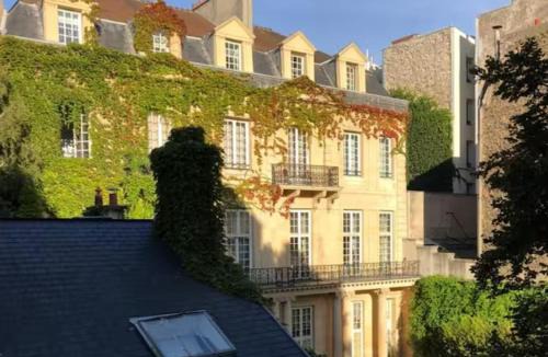 Arsenal Apartment | Marais Place des Vosges peaceful air-conditioned