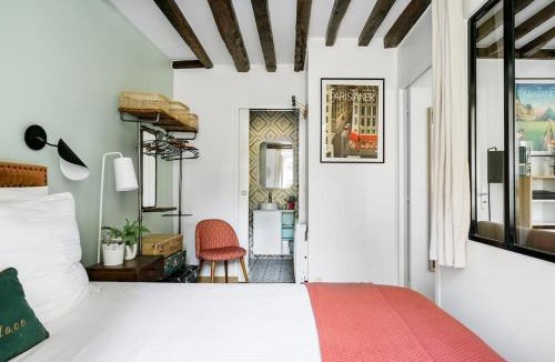 Arsenal Apartment | Marais Place des Vosges peaceful air-conditioned