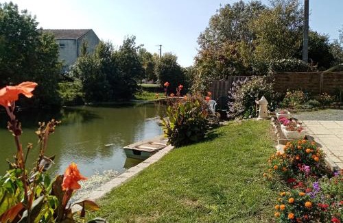 La Taillee House | MARAIS POITEVIN Gîte Nature et Serein Vue imprenable sur la rivière Calme absolu Idéal pour familles couples voyageurs